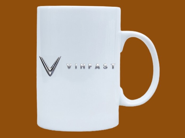 Mẫu ca sứ in logo thương hiệu Vinfast